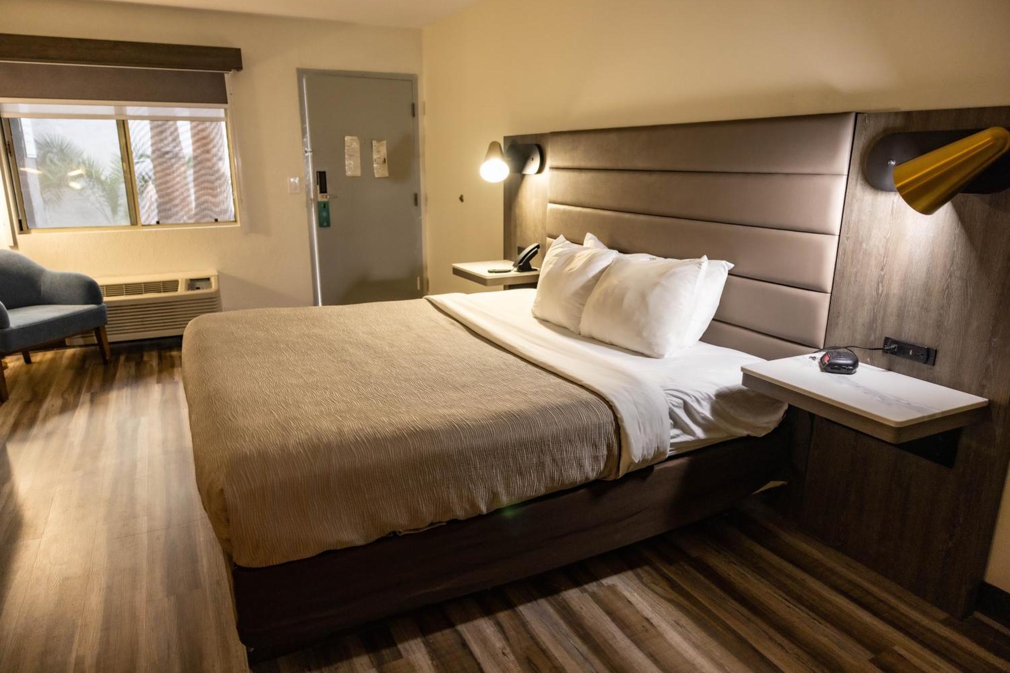 Quality Inn & Suites Lake Havasu City Exterior foto